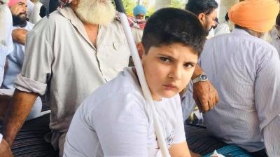 Despite being disabled, child is holding dharnas with farmers