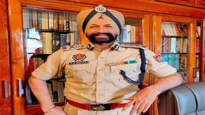 Punjab ADGP Gurinder Dhillon left the job News in punjabi 