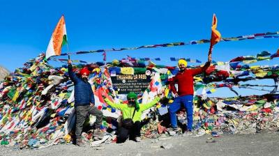 ਪੰਜਾਬ ਦੇ ਨੌਜਵਾਨ ਨੇ ਦੁਨੀਆਂ ਦੇ ਸਭ ਤੋਂ ਉੱਚੇ ਟਰੈਕ 'ਤੇ ਨਿਸ਼ਾਨ ਸਾਹਿਬ ਤੇ ਤਿਰੰਗਾ ਲਹਿਰਾਉਂਦੇ ਹੋਏ 