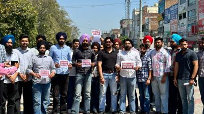 Aap student union protest in support of Modi hatao and desh bachao