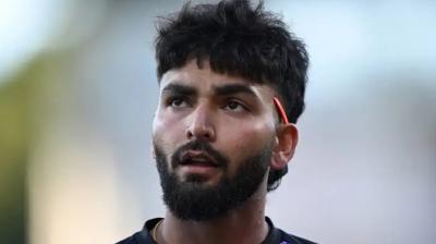 Big Bash League 2023-24: Indian origin Nikhil Chaudhary smashes sixes