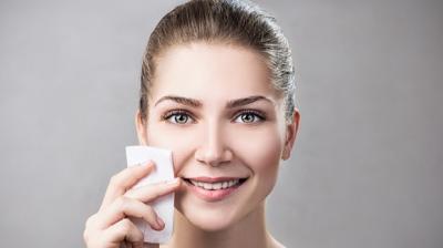 Now add a spoonful of milk to the face