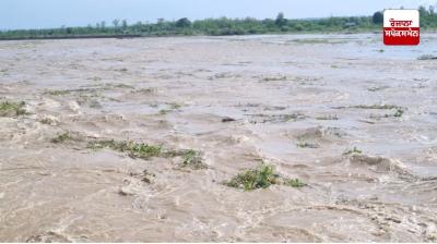 ਸਤਲੁਜ ਦਰਿਆ 'ਚ ਪਾਣੀ ਦਾ ਪੱਧਰ ਵਧਿਆ, ਨੰਗਲ ਅਤੇ ਅਨੰਦਪੁਰ ਸਾਹਿਬ ਦੇ ਦਰਜਨਾਂ ਪਿੰਡਾਂ 'ਚ ਹੜ੍ਹ ਦਾ ਖਤਰਾ 