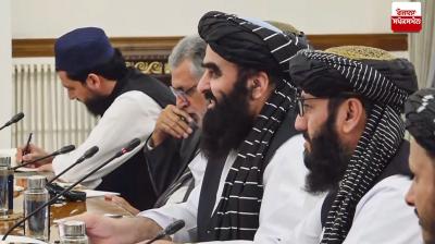 Afghan Minister Amir Khan Muttaqi bans entry of female journalists