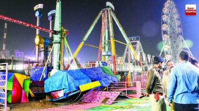 Swing falls at Surajkund fair