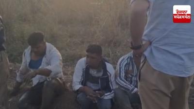 Banur Police Station SHO Arshdeep Singh chased and caught three miscreants.