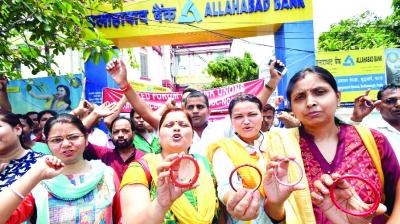 Bank Employees Protesting