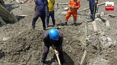 ਧਰਾਲੀ-ਹਰਸ਼ੀਲ 'ਚ ਬੱਦਲ ਫਟਣ ਤੋਂ ਬਾਅਦ ਮਲਬੇ ਹੇਠ ਦੱਬੇ ਲੋਕਾਂ ਦੀ ਭਾਲ ਲਗਾਤਾਰ ਜਾਰੀ