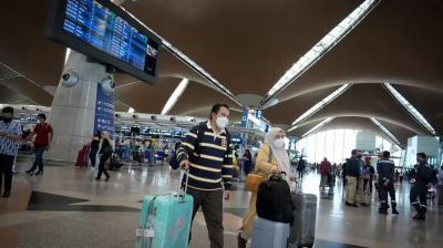  After 2 years and 14 days, New Zealand will open its doors to foreign nationals from tonight