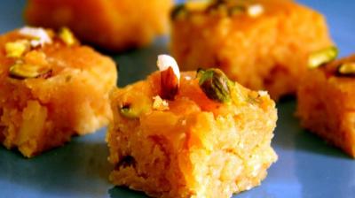 Make poha barfi at home
