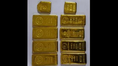 customs department recovered about 9000 grams of gold from a passenger 