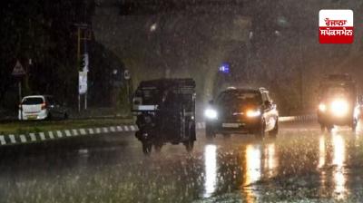 Rain lashed several districts of Punjab after strong winds