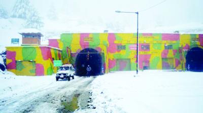 One soldier Dead in the Himachal landslide falls