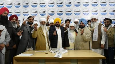 Congress leader H.S. Hanspal, Akali leader Babbi Badal and employees’ leader Sehgal join AAP