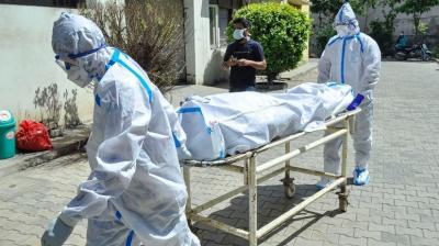  Amid COVID-19 fear, Muslims help Hindu man cremate father in MP