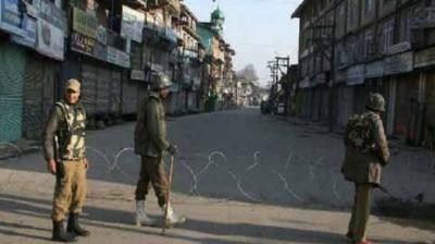 Curfew continues in Jammu-Kashmir 