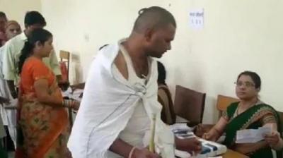 Phase 5 voting Madhya Pradesh man heads to vote right after fathers funera