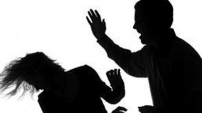 Bus conductor beat a woman
