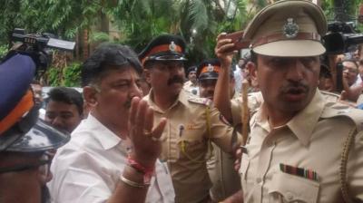 DK Shivakumar stopped from meeting rebel MLAs