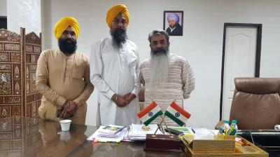 Poor-quality wheat being distributed under ‘Atta’Daal’ scheme: AAP submits memorandum to food minister