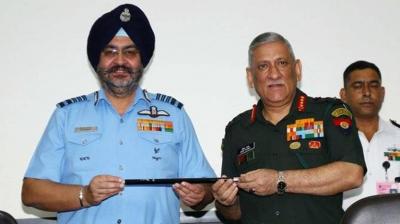 BS Dhanoa and Bipin Rawat 