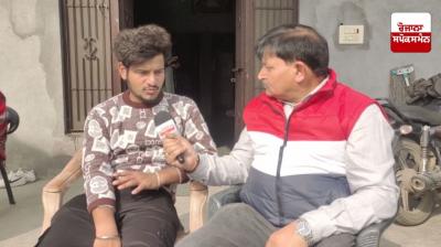 ਅਮਰੀਕਾ ਤੋਂ ਵਾਪਸ ਆਇਆ ਹਰਪ੍ਰੀਤ ਸਿੰਘ ਪੱਤਰਕਾਰਾਂ ਨਾਲ ਗੱਲਬਾਤ ਕਰਦੇ ਹੋਏ 