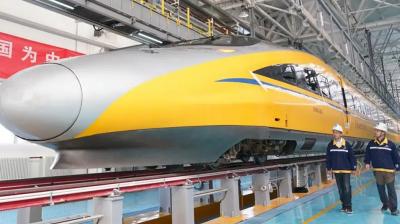 Driverless bullet train speeds across china at 350kph