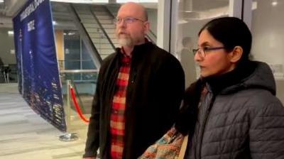 ਕਸ਼ਮਾ ਸਾਵੰਤ ਵਿਰੋਧ ਜਤਾਉਂਦੇ ਹੋਏ