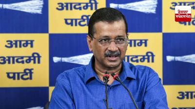 Kejriwal's growing problems before voting in Delhi