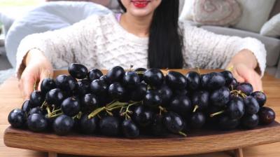 Black grapes should be eaten during pregnancy