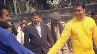 running behind leaders for jobs, youth should open own pan shop