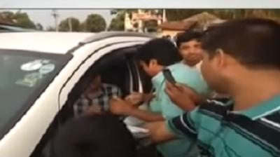 Farewell to the doctor with a Wet eyes