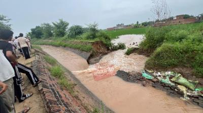 ਸੰਗਰੂਰ ਦੇ ਪਿੰਡ ਗੰਡੂਆਂ 'ਚ ਟੁੱਟੀ ਨਹਿਰ,15 ਤੋਂ 20 ਫੁੱਟ ਦਾ ਪਿਆ ਪਾੜ