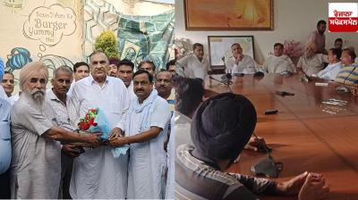 The announcement of a strike by workers and aartis from tomorrow due to the demands