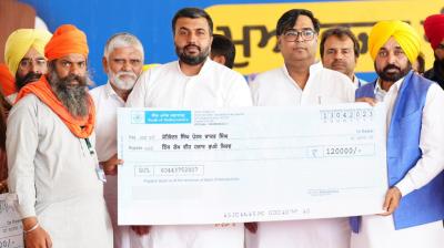 CM Bhagwant Mann hand over compensation cheques at Abohar