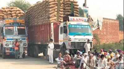 Farmers' organizations stopped trucks carrying jerry cans from outside