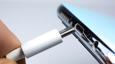 Mobile industry agrees for phased roll-out of uniform device chargers