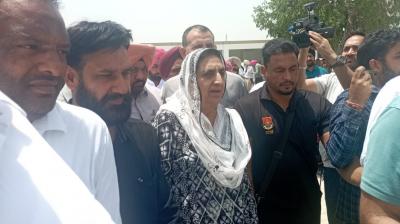 Rajinder Kaur Bhattal at Sidhu Moose wala's House 