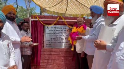 ਕੈਬਨਿਟ ਮੰਤਰੀ ਬਰਿੰਦਰ ਕੁਮਾਰ ਗੋਇਲ ਨੇ 5 ਪਿੰਡਾਂ ’ਚ ਲਿੰਕ ਸੜਕਾਂ ਤੇ ਫਿਰਨੀਆਂ ਬਣਾਉਣ ਦੇ ਕਾਰਜਾਂ ਦੀ ਕੀਤੀ ਸ਼ੁਰੂਆਤ 