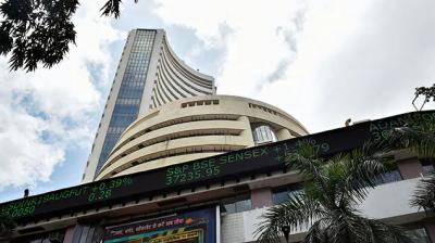 Market capitalization of six of sensex top ten increased