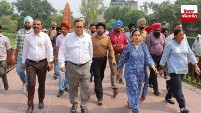 ਸ੍ਰੀ ਦਰਬਾਰ ਸਾਹਿਬ ਨੂੰ ਜਾਣ ਵਾਲੇ ਰਸਤੇ 'ਤੇ ਪਲਾਸਟਿਕ 'ਤੇ ਲੱਗੀ ਪਾਬੰਦੀ