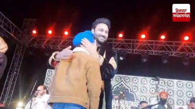 Patiala Heritage Festival-2025: Lakhwinder Wadali ties color with cultural and Sufi singing.