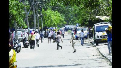 ਕਸ਼ਮੀਰੀਆਂ ਦੀ ਸਿਹਤ ਜਾਂਚ ਤੋਂਂ ਬਾਅਦ ਬਸਾਂ ਵਿਚ ਘਰ ਪਹੁੰਚਾਇਆ