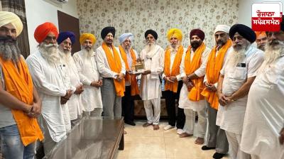 Takht Sri Harmandir Ji Patna Sahib Management Committee met with Advocate Dhami