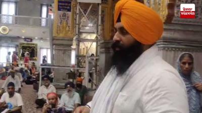 Cabinet Minister Harjot Singh Bains visited Gurdwara Sri Sis Ganj Sahib and collected his salary.