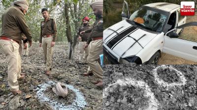 ਐਨਕਾਉਂਟਰ ਵਾਲੀ ਥਾਂ ’ਤੇ ਪੁਲਿਸ ਮੁਲਜ਼ਮ ਅਗਲੇਰੀ ਕਾਰਵਾਈ ਕਰਦੇ ਹੋਏ 