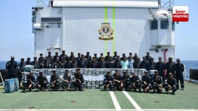 India Coast Guard and Gujarat ATS seize 300 kg of drugs worth Rs 1800 crore near the coast