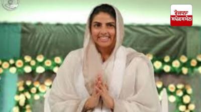 A Scorpio hit the vehicle of Mata Sudiksha, the head of the Nirankari Mission, from behind.