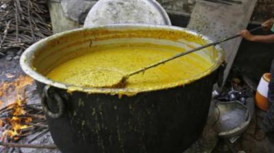 Mirzapur midday meal three year old girl