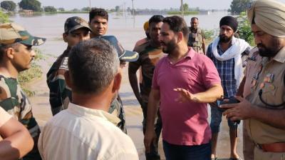 Hundreds of people rescued safely from  river waters by joint operation of District Administration, Army, BSF  and Police.